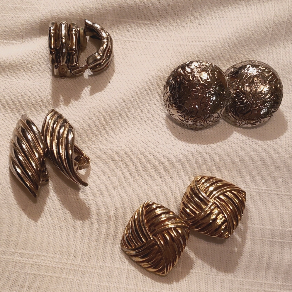 220 Clip Earring Lot Silver Gold 4 Pair Clip Earring Lot 15$